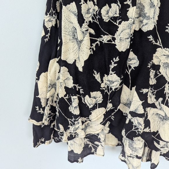 Free People XS Black & Cream Floral Print Flutter Sleeve Mini Wrap Dress - Picture 5 of 11